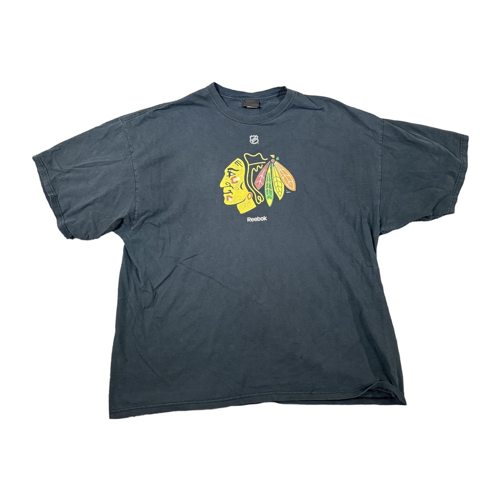 Reebok Chicago Blackhawks NHL Graphic T-Shirt Mens XL Black Distressed Tee